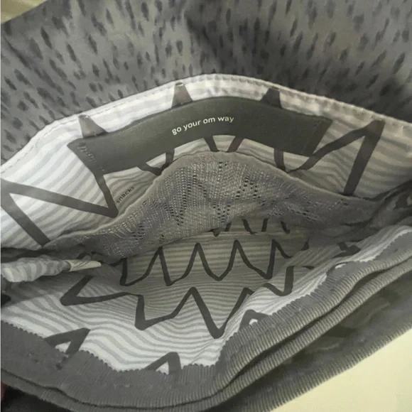 Lululemon Party Om Bag - Picture 8 of 17